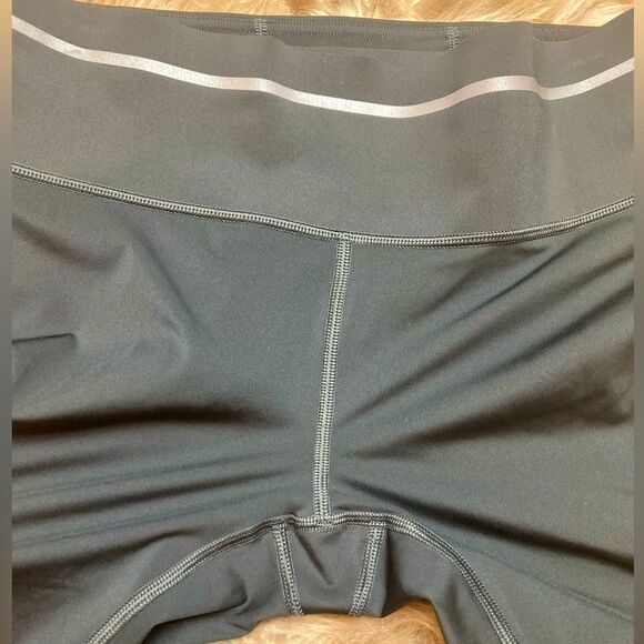 Athleta Sonic High-low Raw Hem Gray Reflective Capri Leggings - Picture 8 of 14